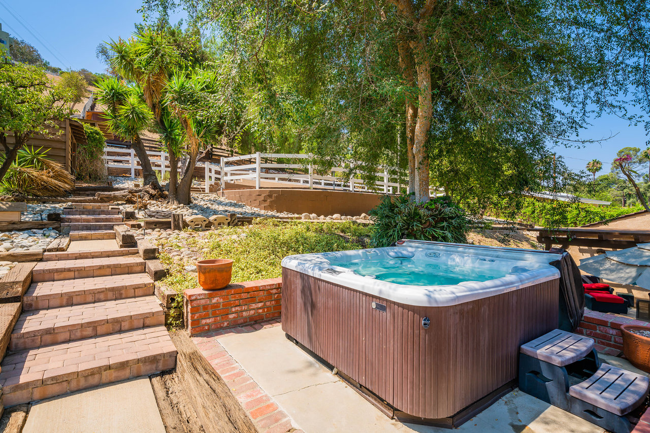 A Lil Bit O' Country in Shadow Hills * SOLD at full price