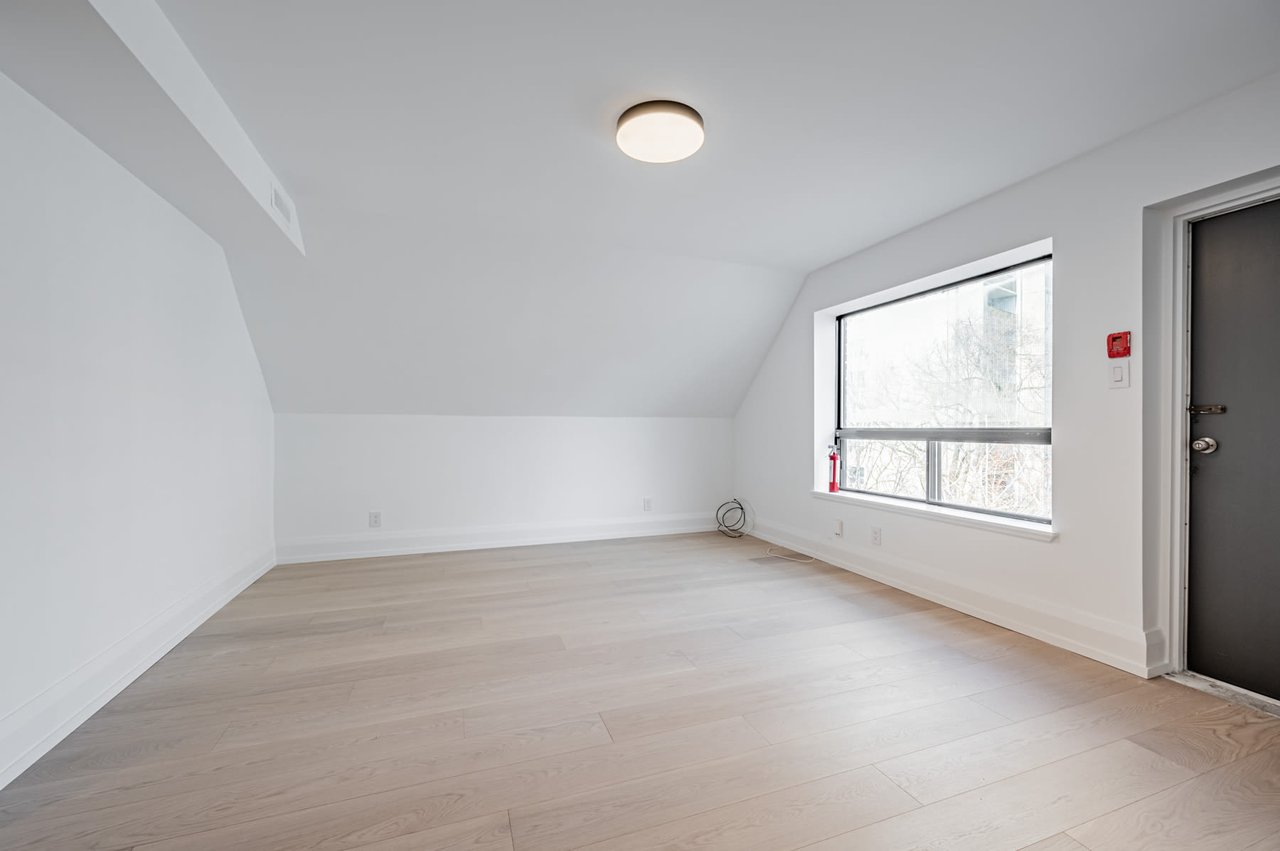 #3RD -607 HURON ST