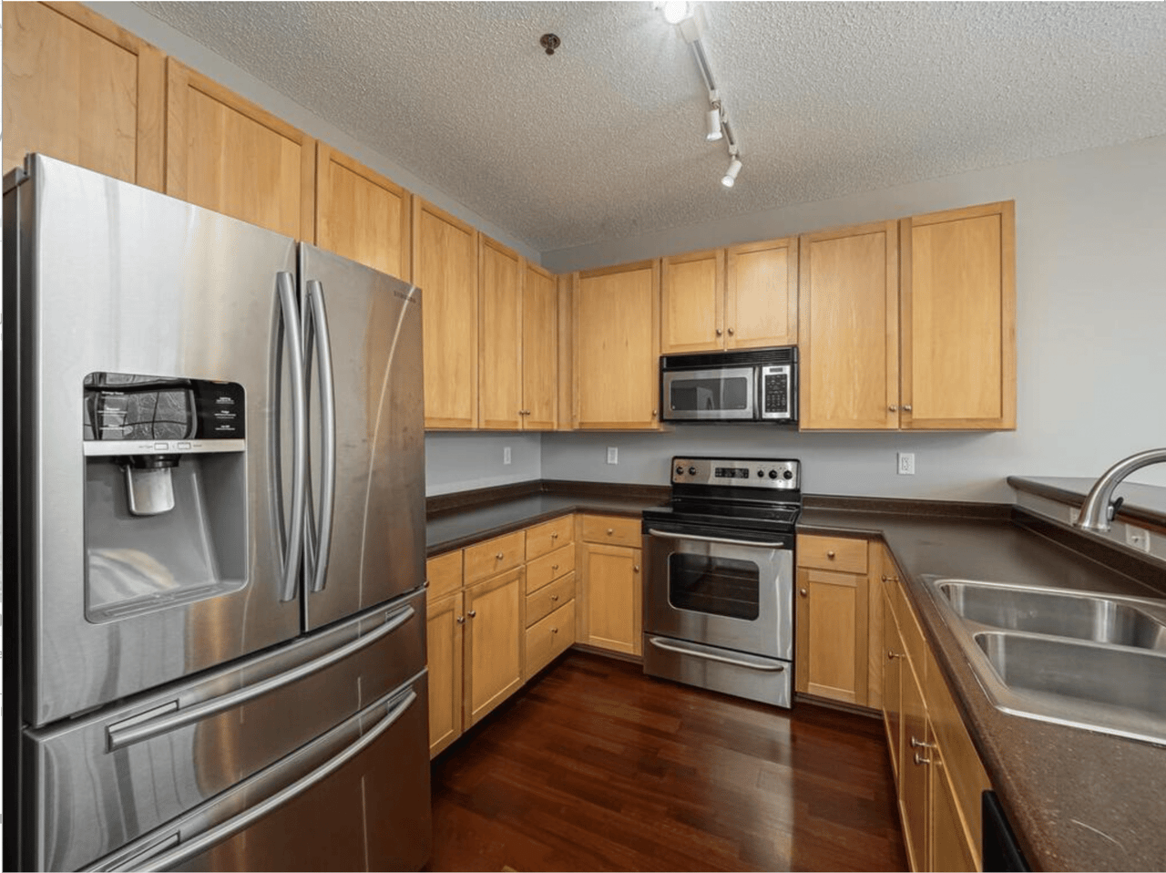 2100 Old School Road, Mound, MN