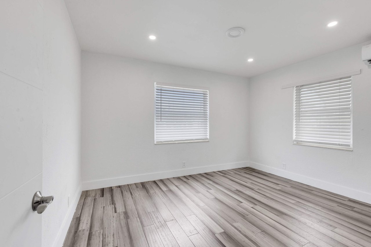 1844 Sheridan St Hollywood FL-33020