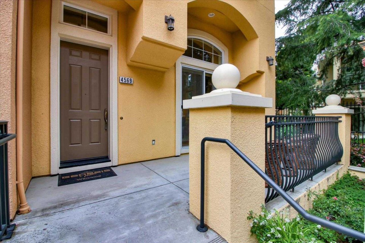 4569 Laird Circle