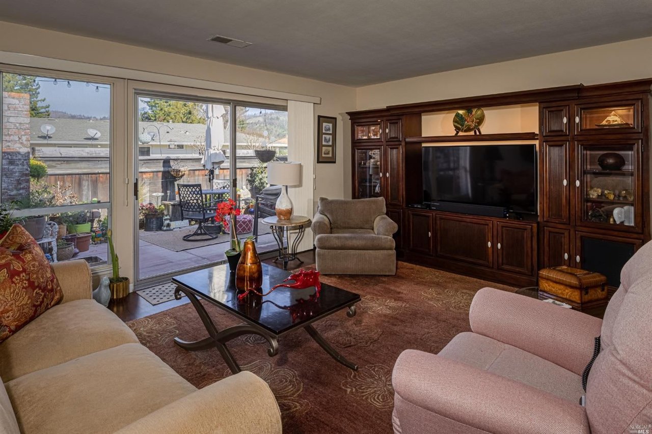 373 Rockgreen Pl