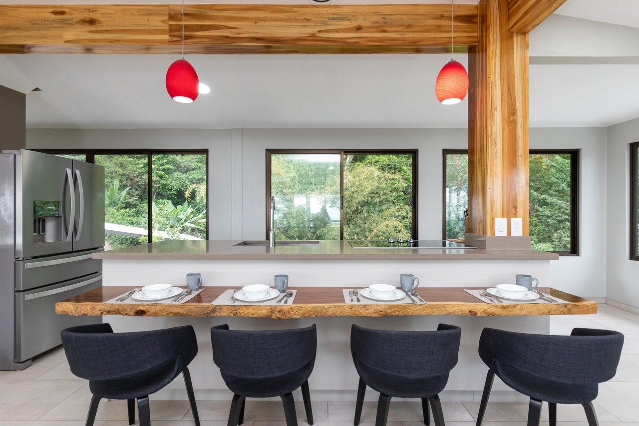 Rainforest Estate with Guest House, Dominical, Puntarenas