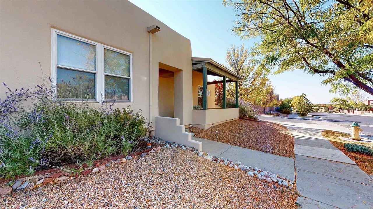 3 Butterfly Bush Ct