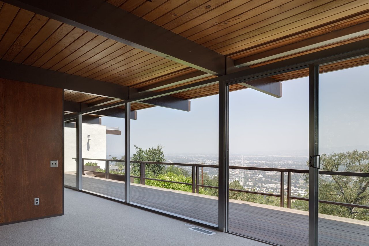 7820 Mulholland Dr