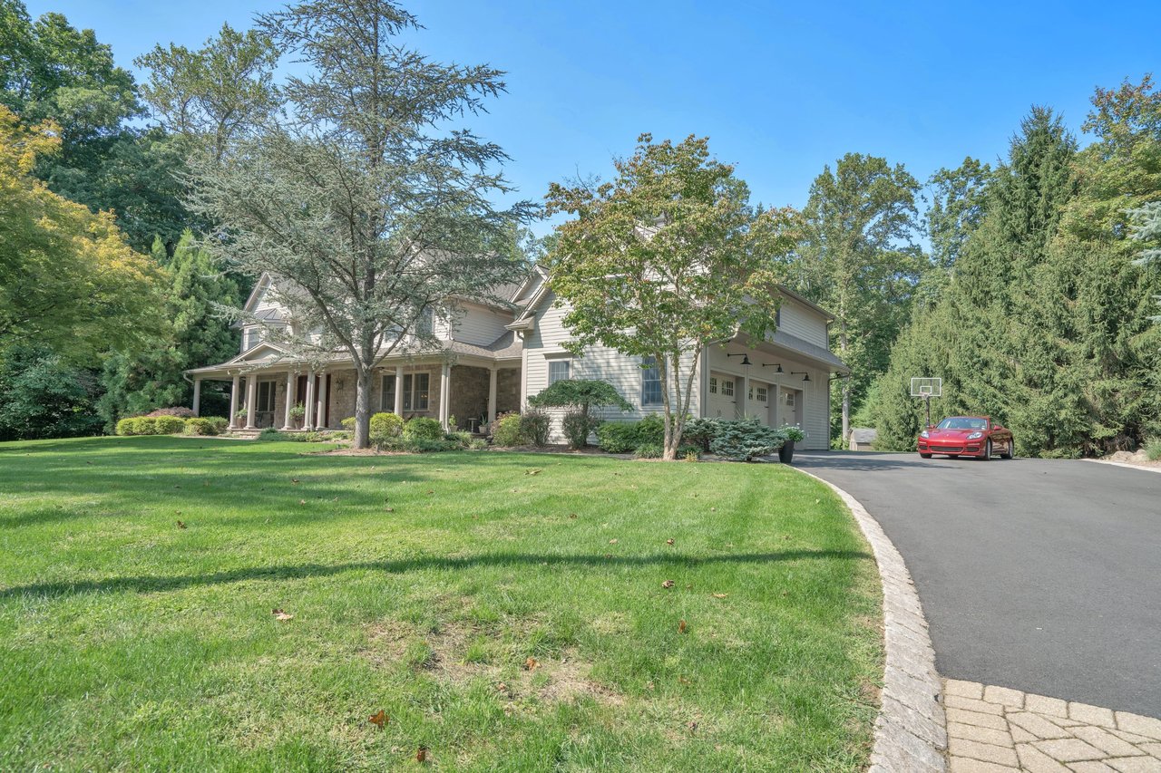 8 Glenbrook Drive