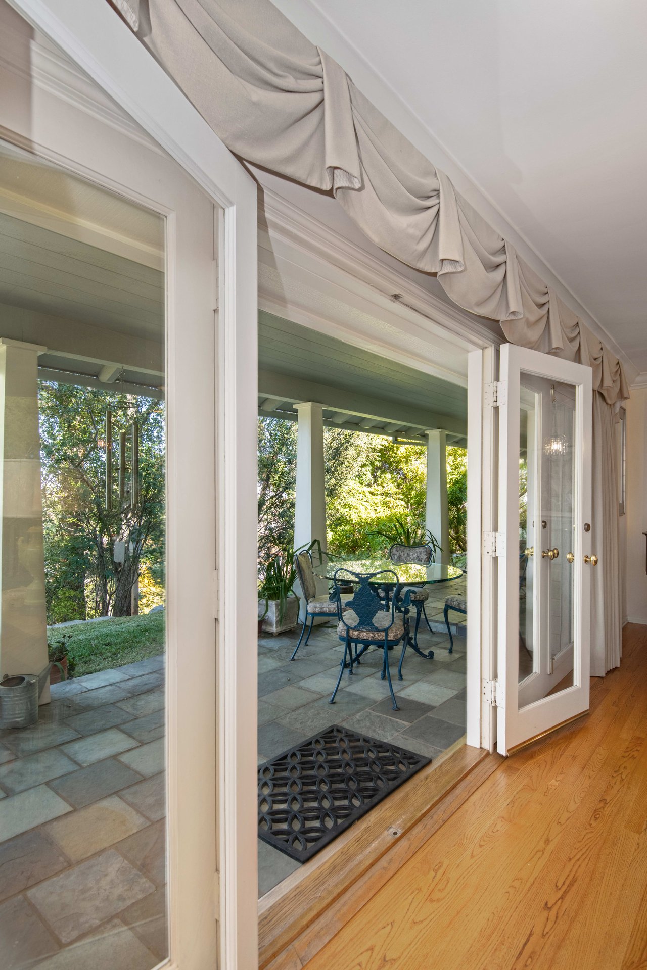 12184 Laurel Terrace Dr