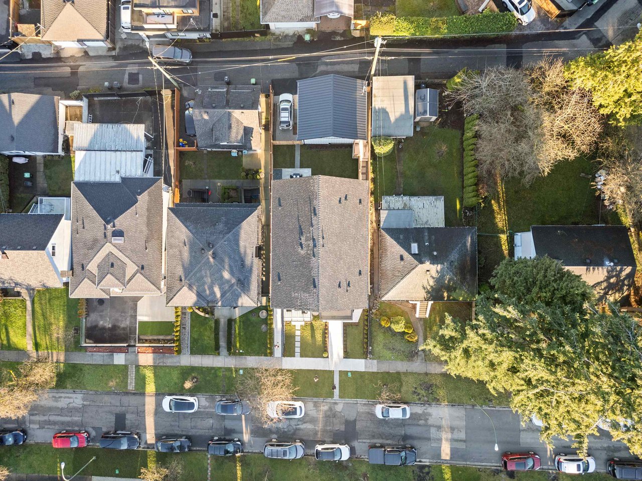 1-3559 Haida Dr