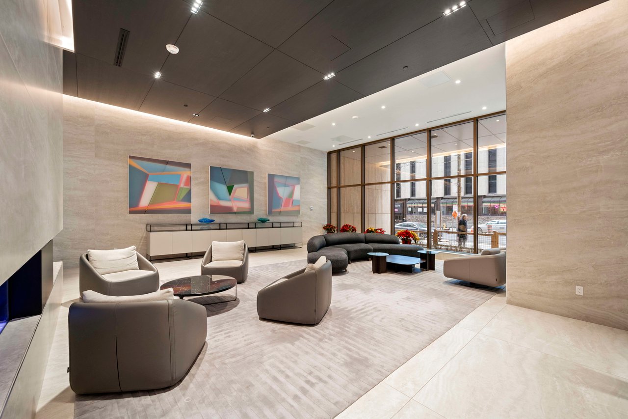 2221 Yonge Street Suite 2909