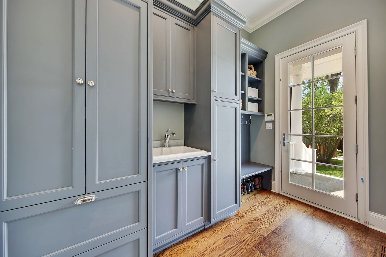 Evokes High Style & A Sensational Design