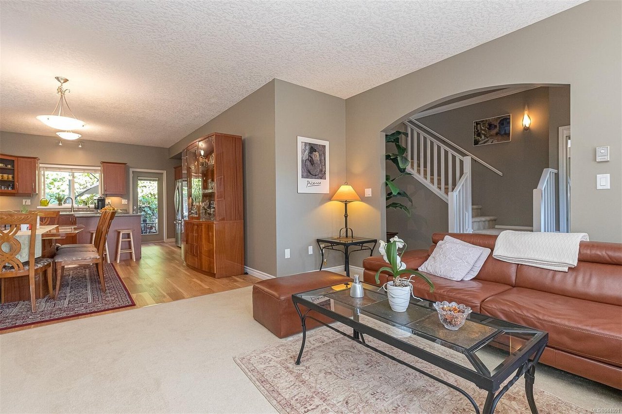 577 Kingsview Ridge