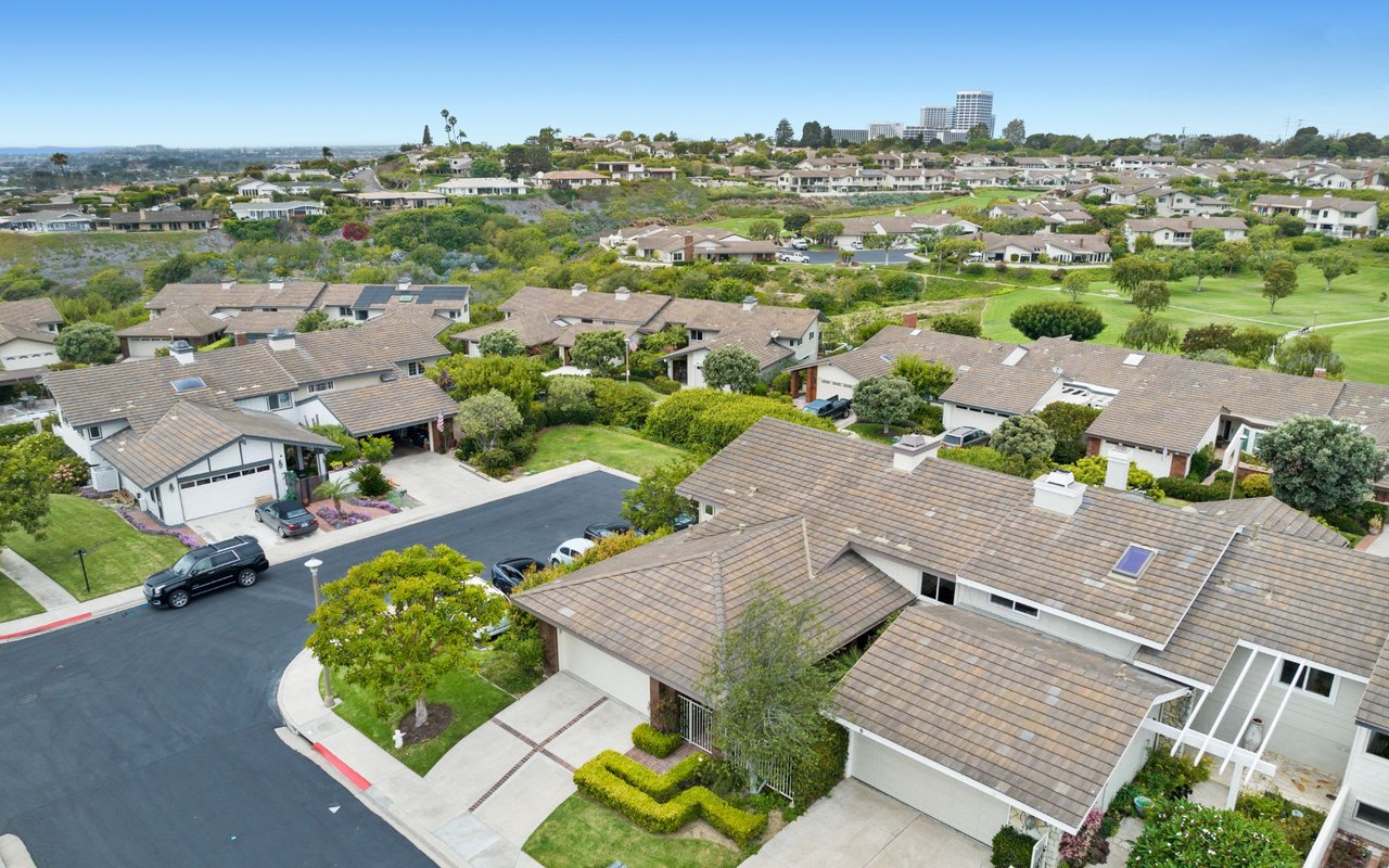7 White Water Drive