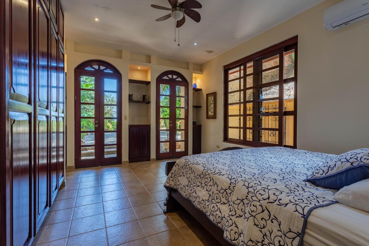 Private Ocean View Estate, Dominical, Puntarenas