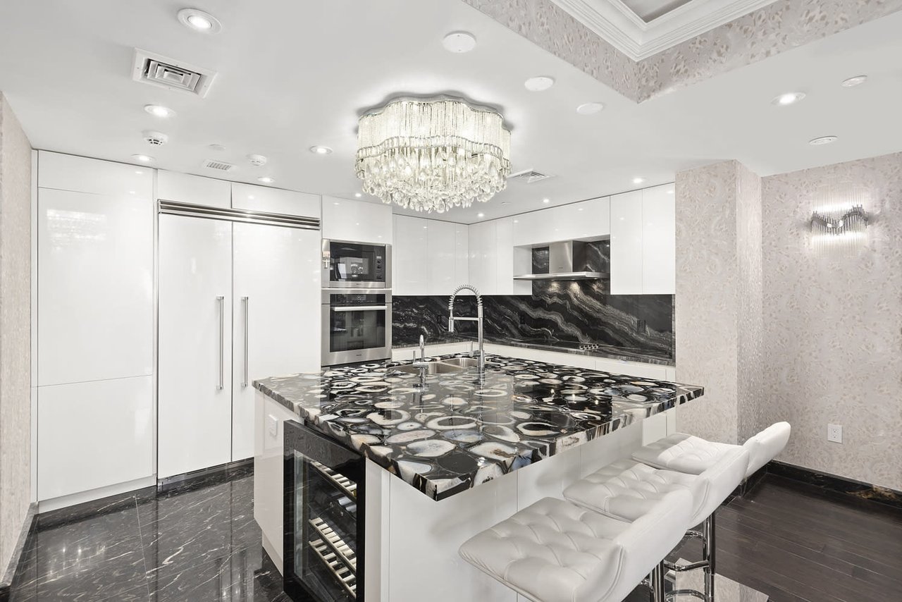 1809 Emmons Ave Unit: PH-6