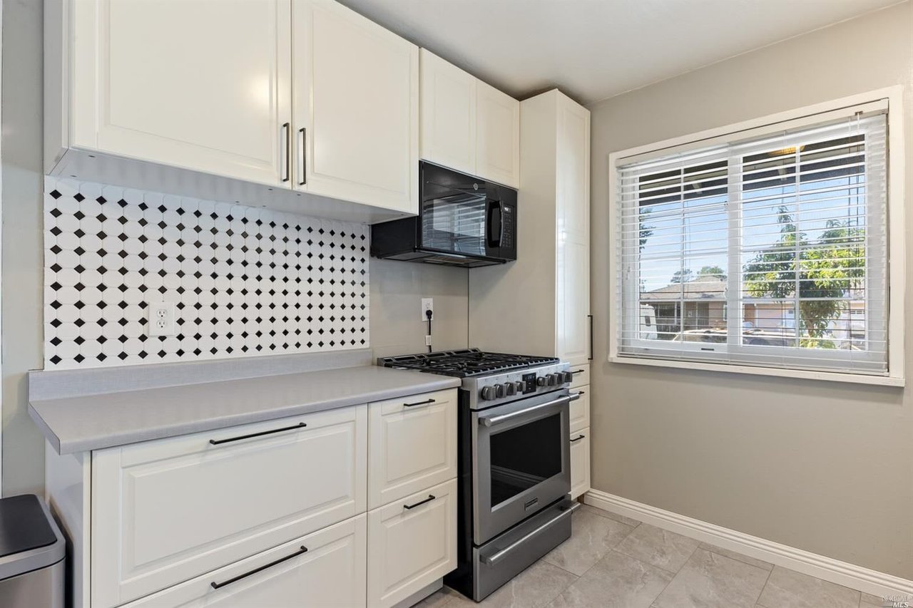 330 Lucas Cir