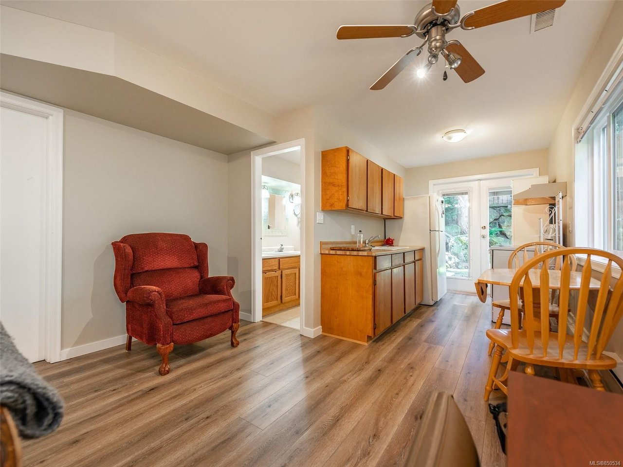 1238 Garry Oak Pl