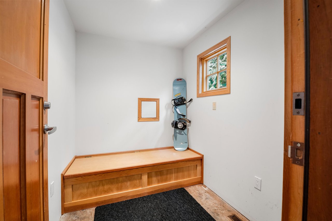 3 Garibaldi Dr