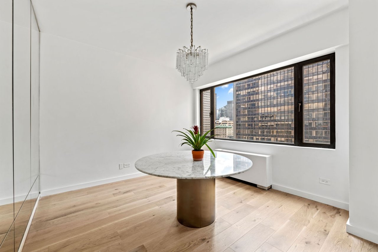 58 West 58th Street Unit: 27C