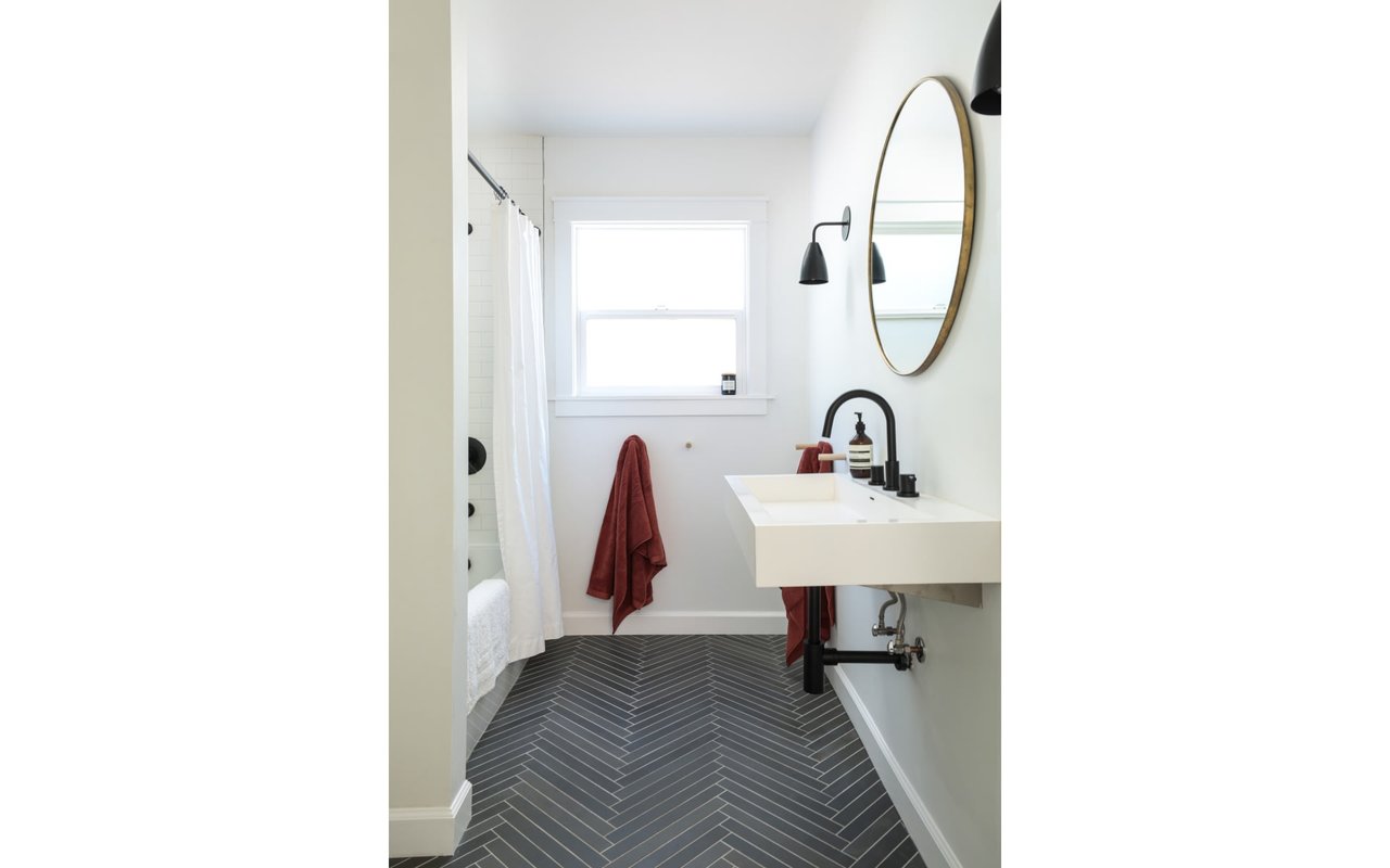 52 S Morrison AVE
