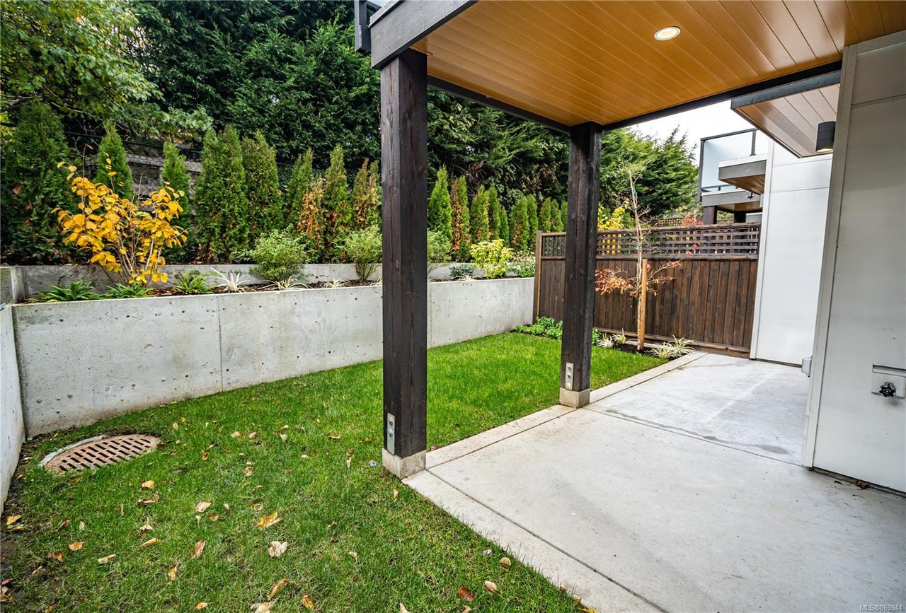 3-1052 Tillicum Rd, Saanich