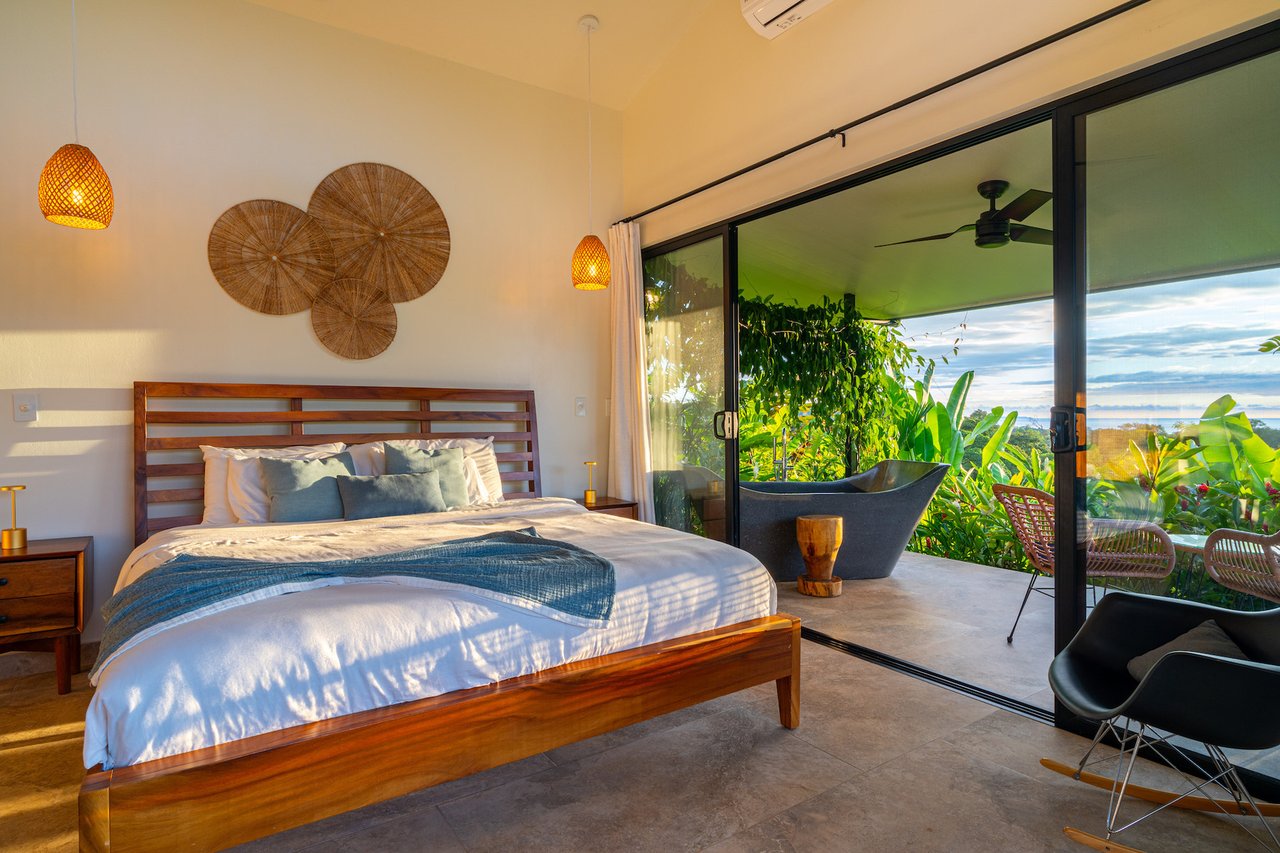 Contemporary Home and Guest House, Ojochal, Puntarenas