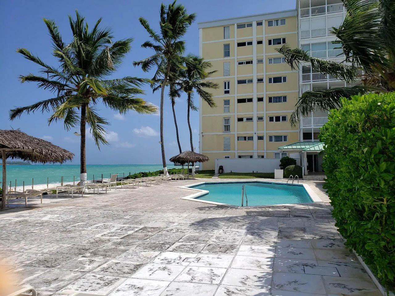 Spacious 2 bed Conchrest Condo