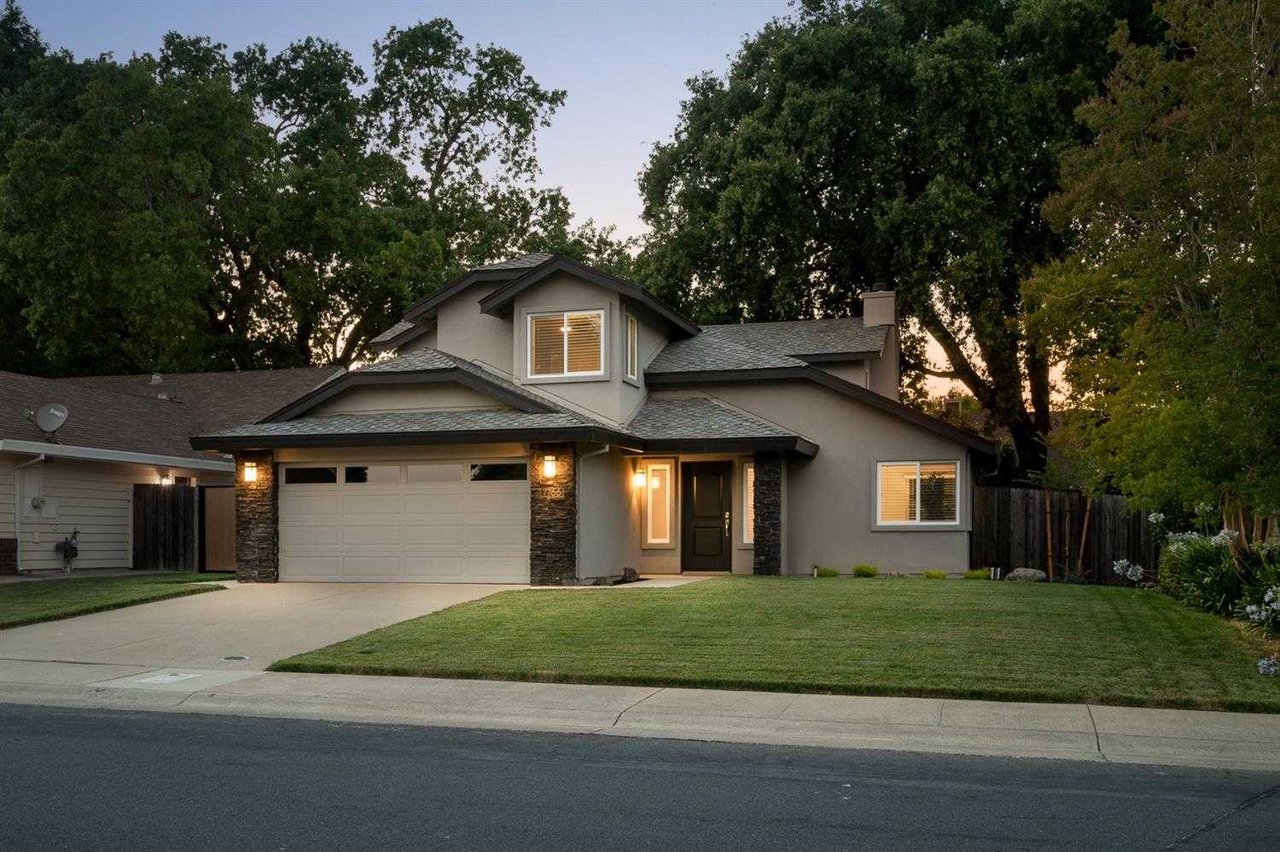7766 River Village Dr