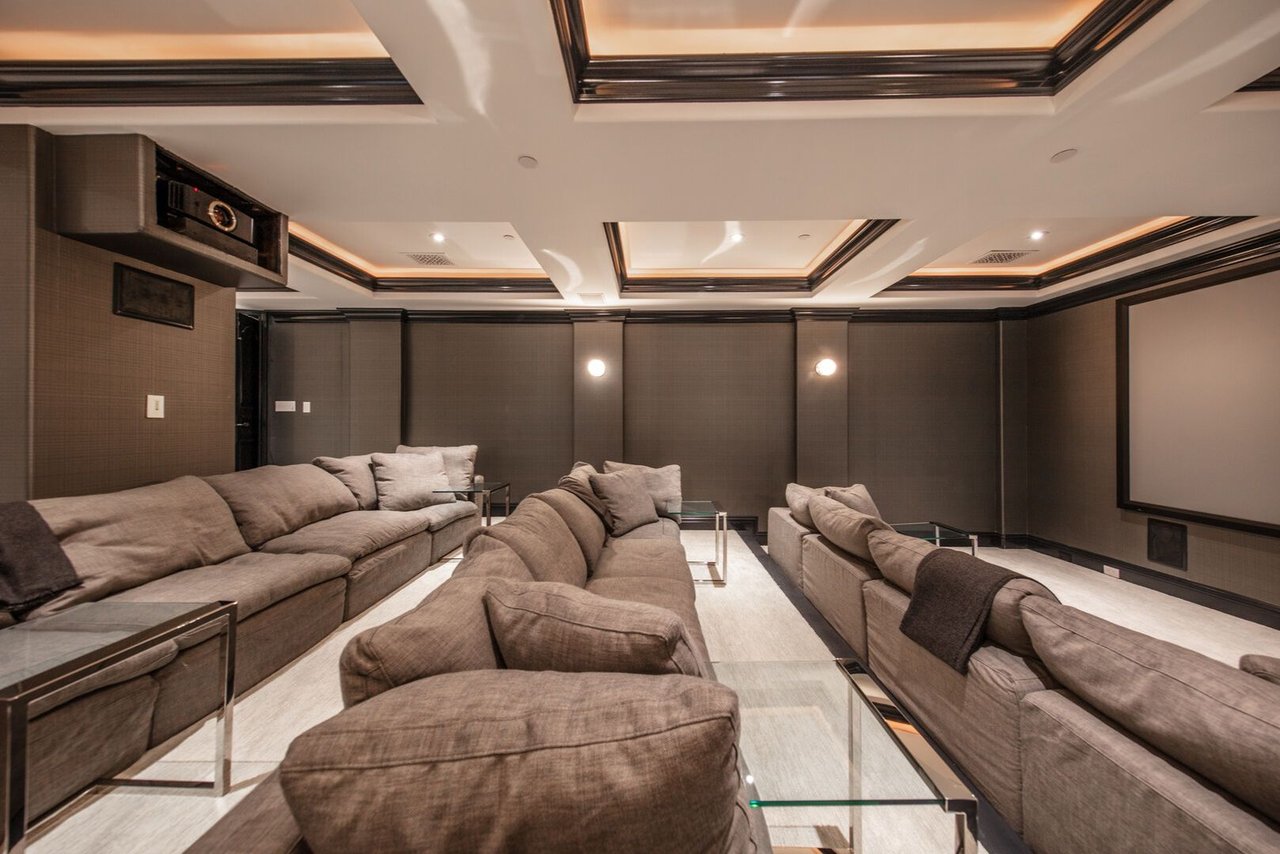 Infinity Manor