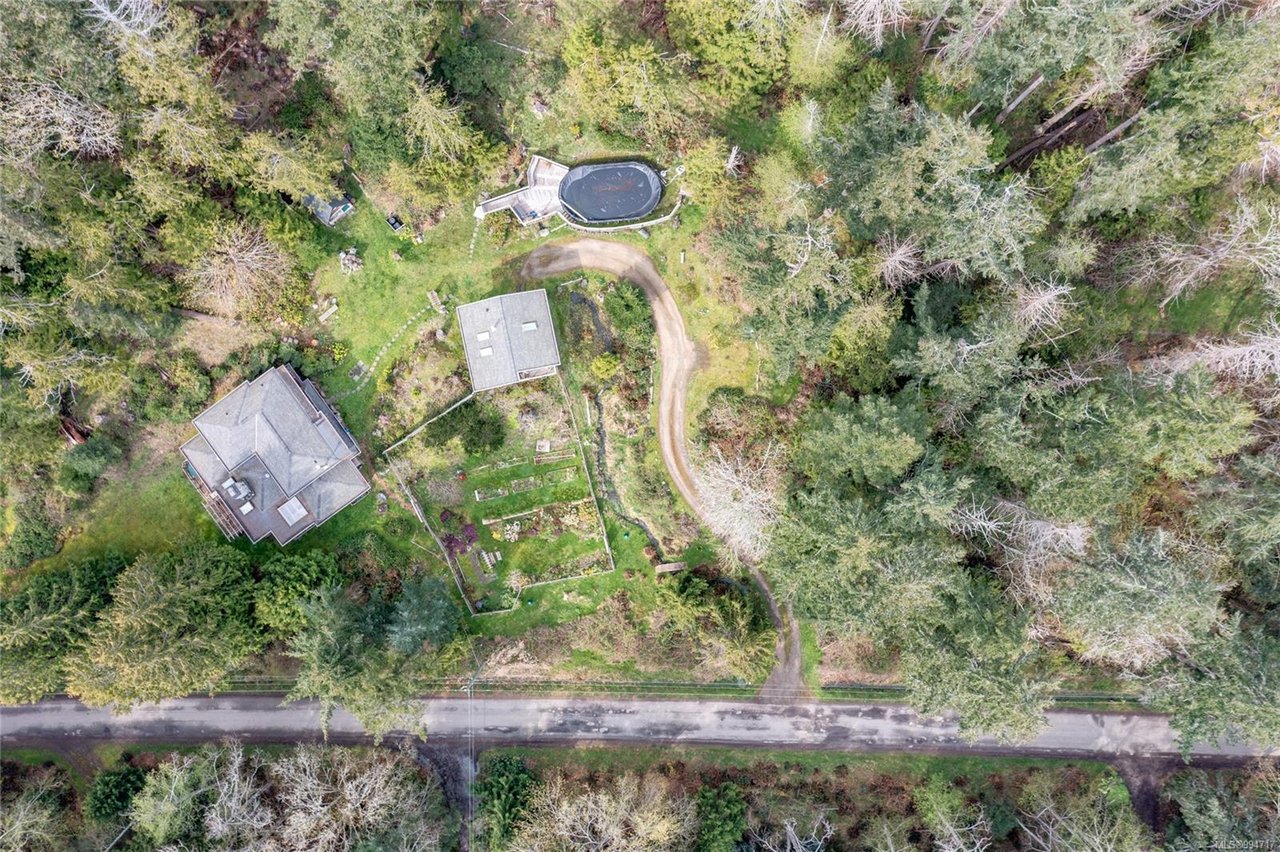 9919 Gowlland Point Rd