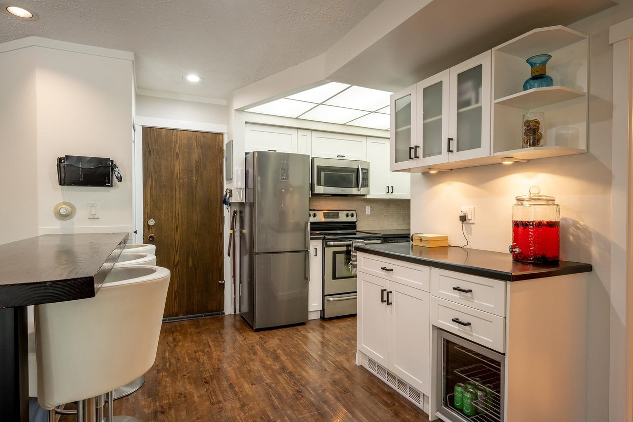 E201-1400 Alta Lake Rd
