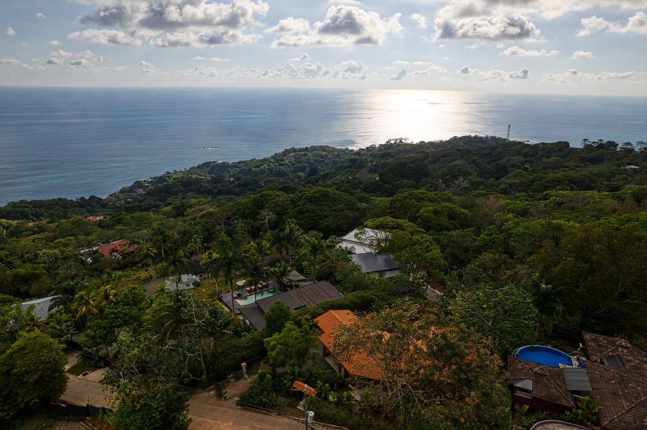 Ocean View 3 Bedroom and 2.5 Bath Home in Sought After Escaleras, Dominical