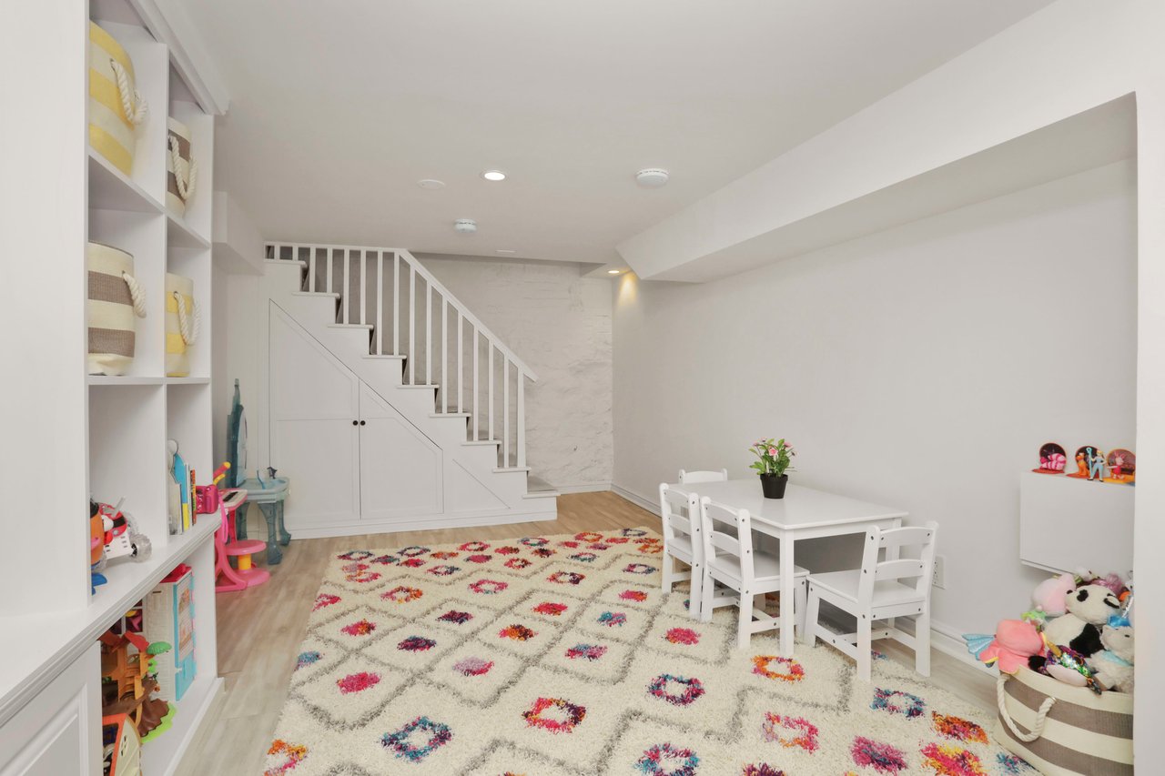 127 Imperial Avenue