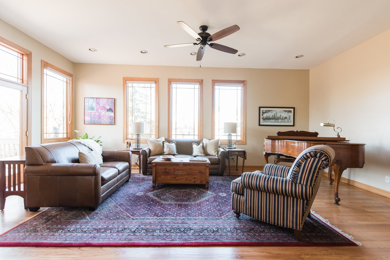 Effortless Combination Of Bright Open Space And Exceptional Craftsmanship