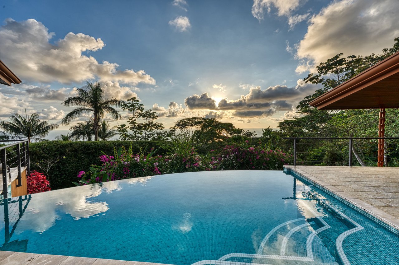 Ocean View 3 Bedroom and 2.5 Bath Home in Sought After Escaleras
