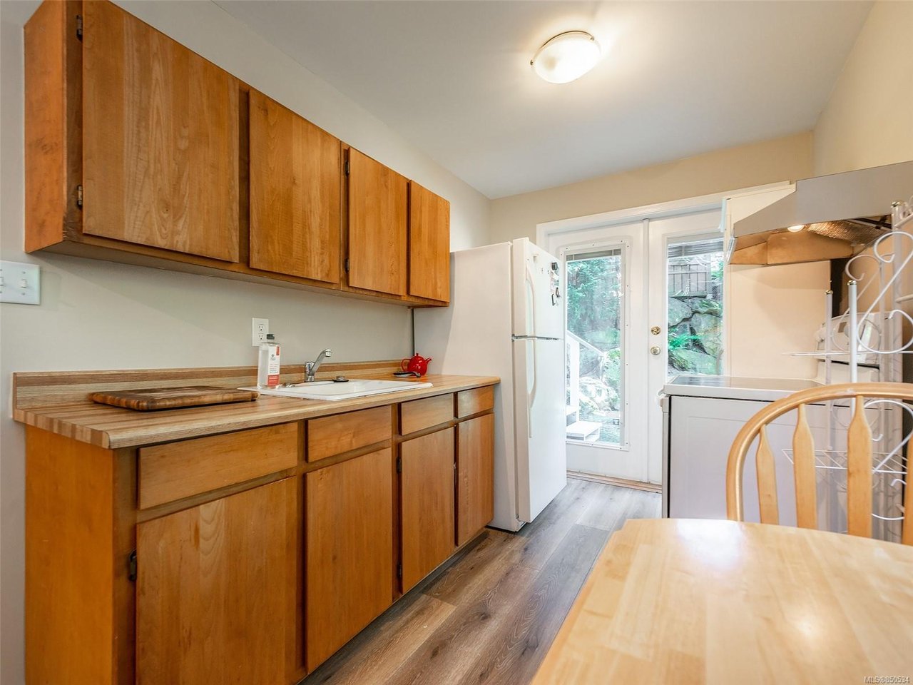 1238 Garry Oak Pl