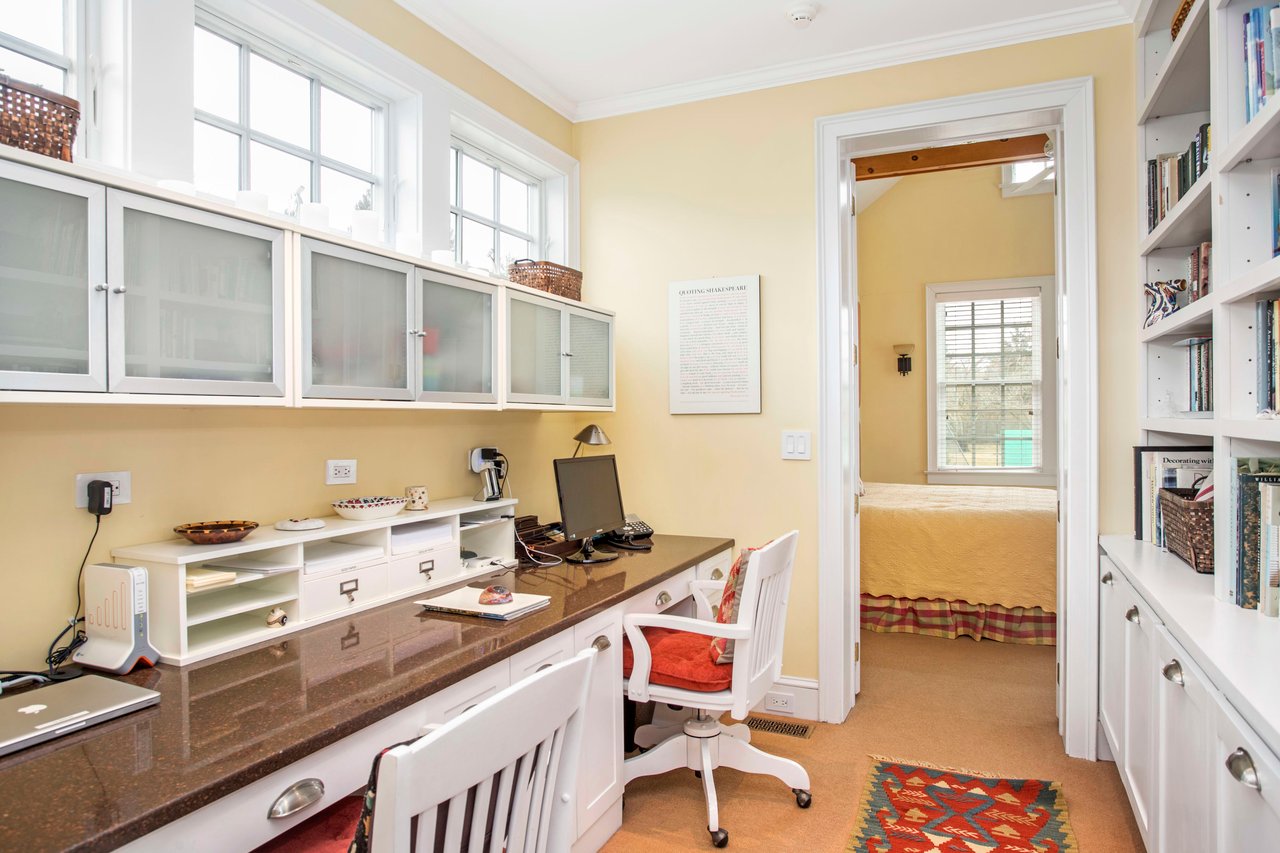 Sprawling Sagaponack South Traditional