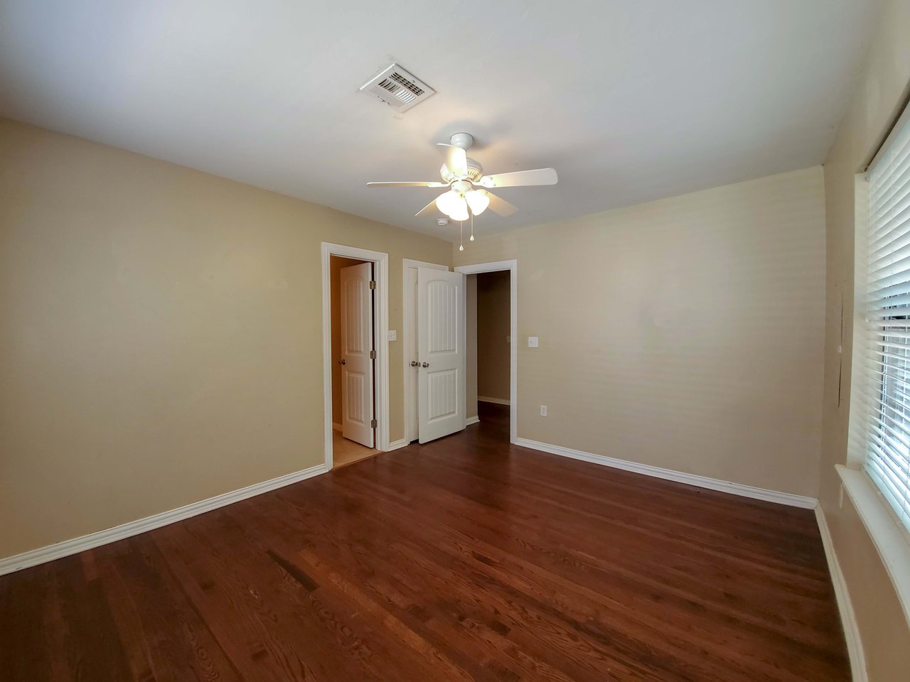 1620 N Market 
