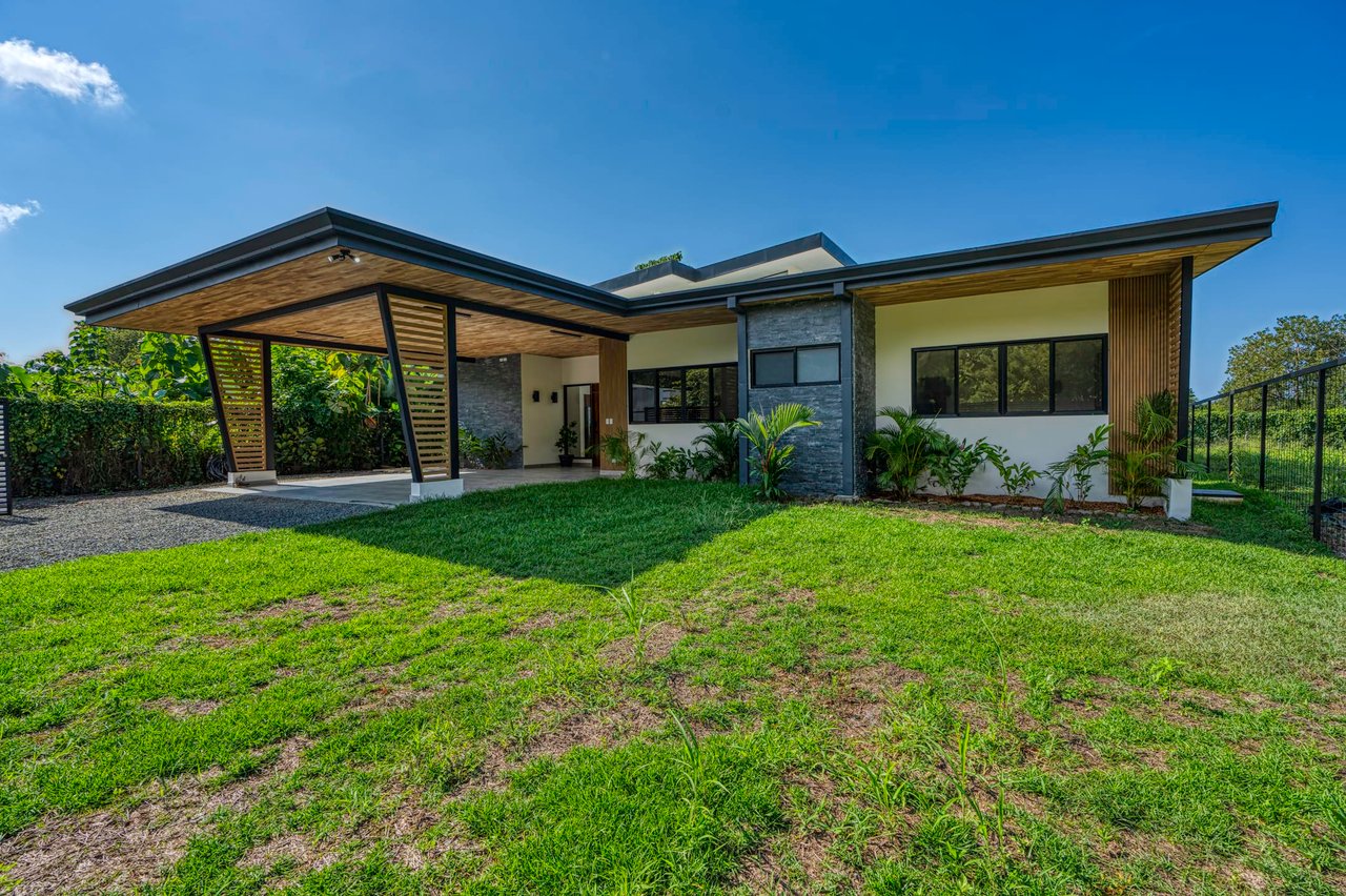 Luxury Beach House in Uvita