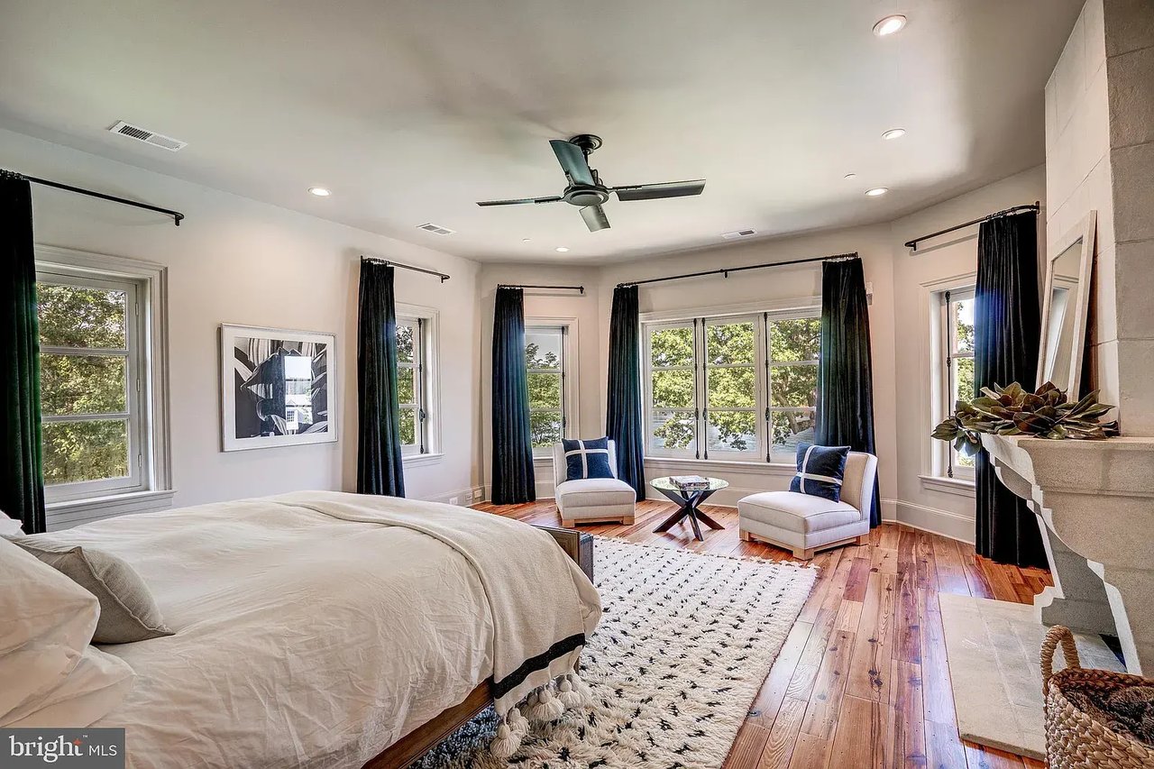 225 Wardour Dr