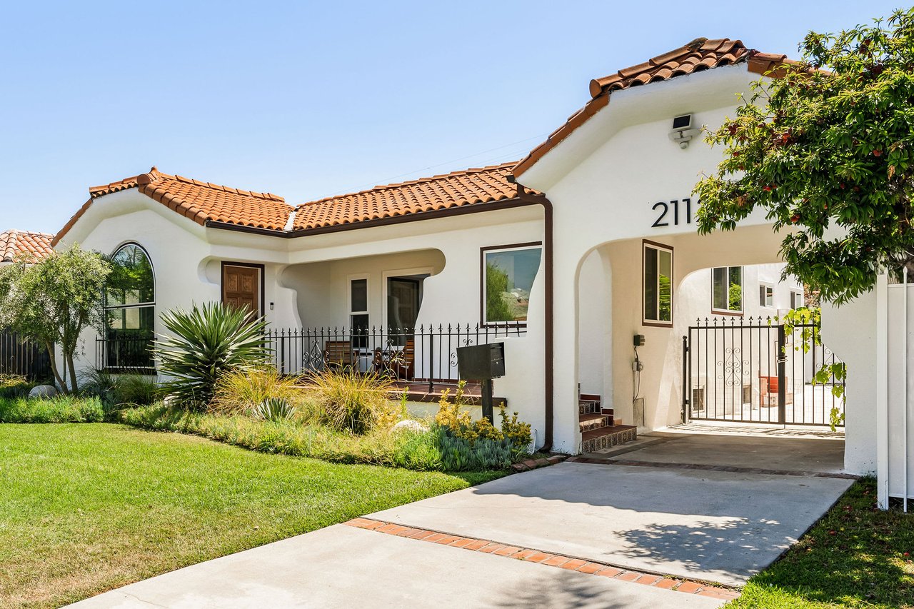 2112 S Mansfield Ave, Mid Los Angeles