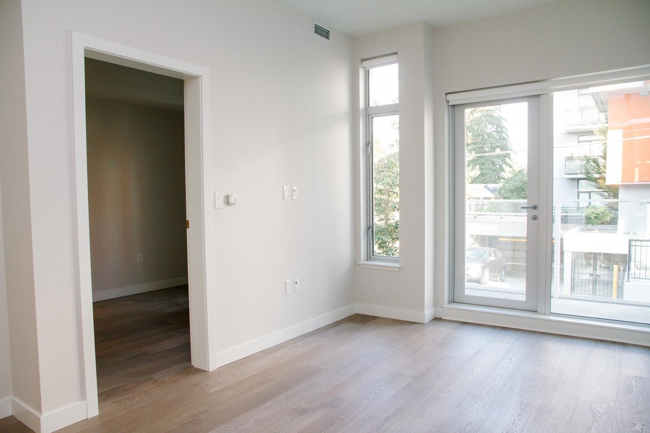 212-528 W King Edward Ave