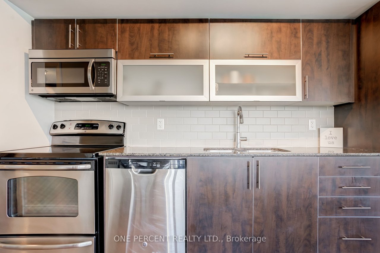 28 Ted Rogers Way 1109