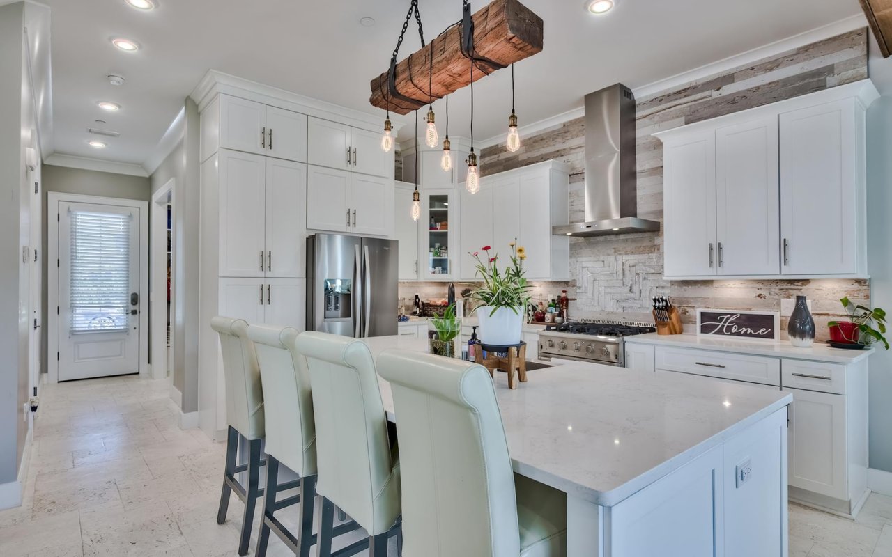 Blending Technology and Elegance in Finest High-End Smart Homes