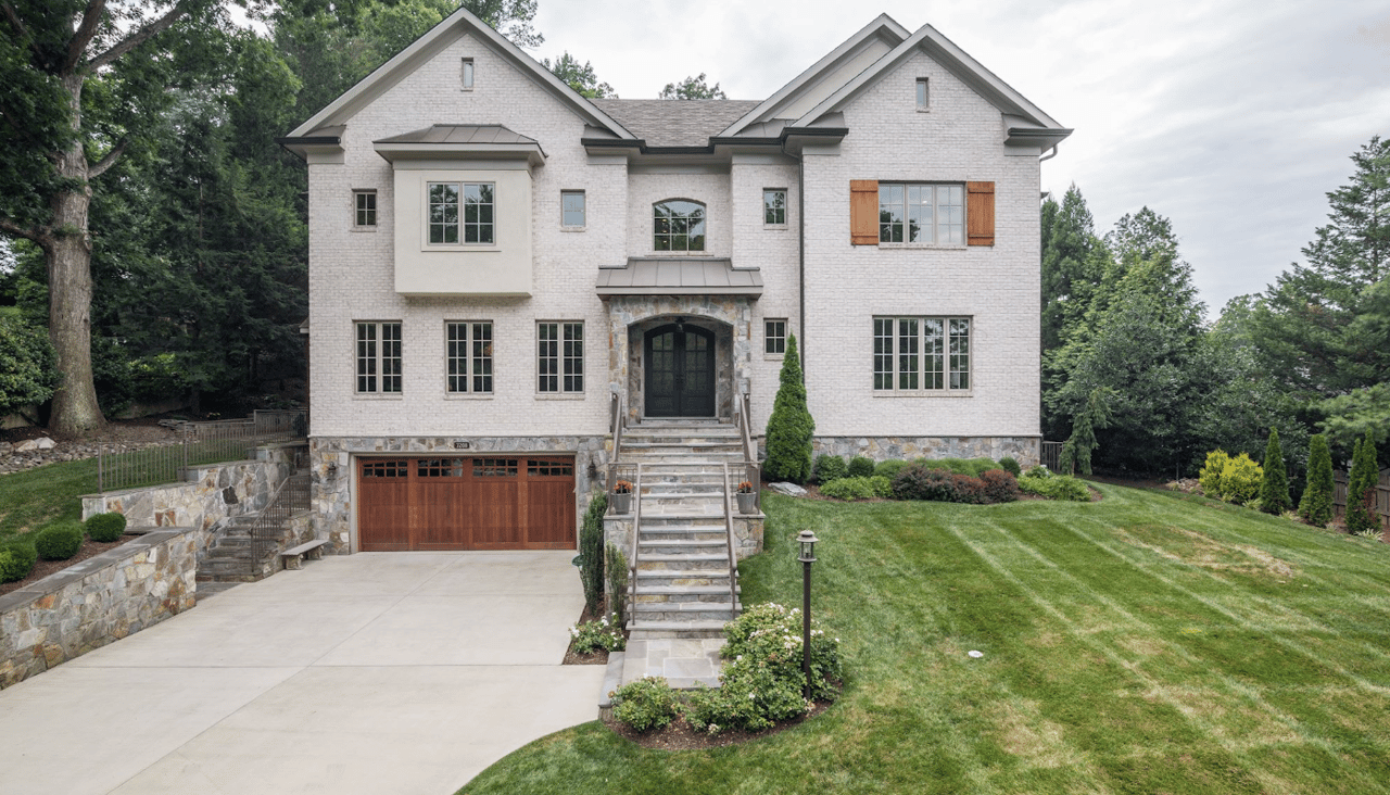 4 Reasons You Shouldn’t Sell Your Home Without a Real Estate Agent