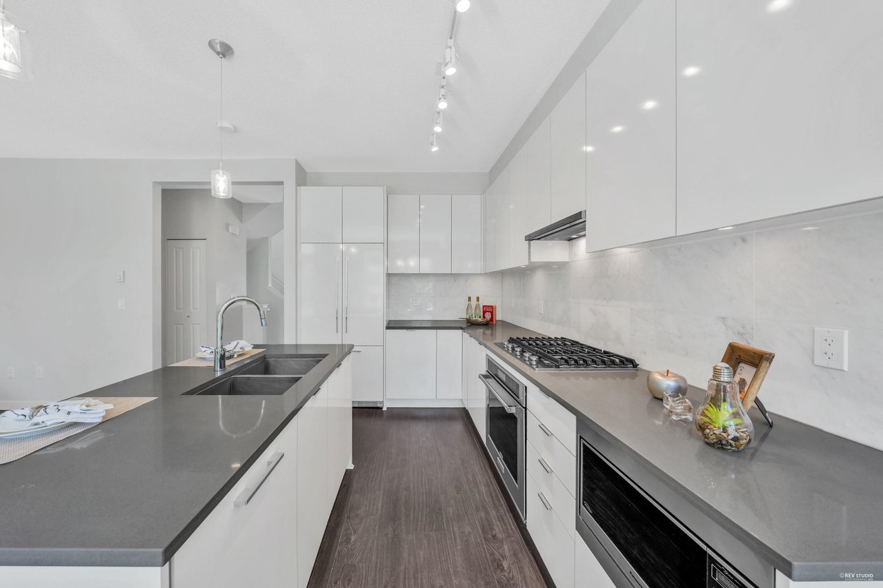 4-5510 Admiral Wy