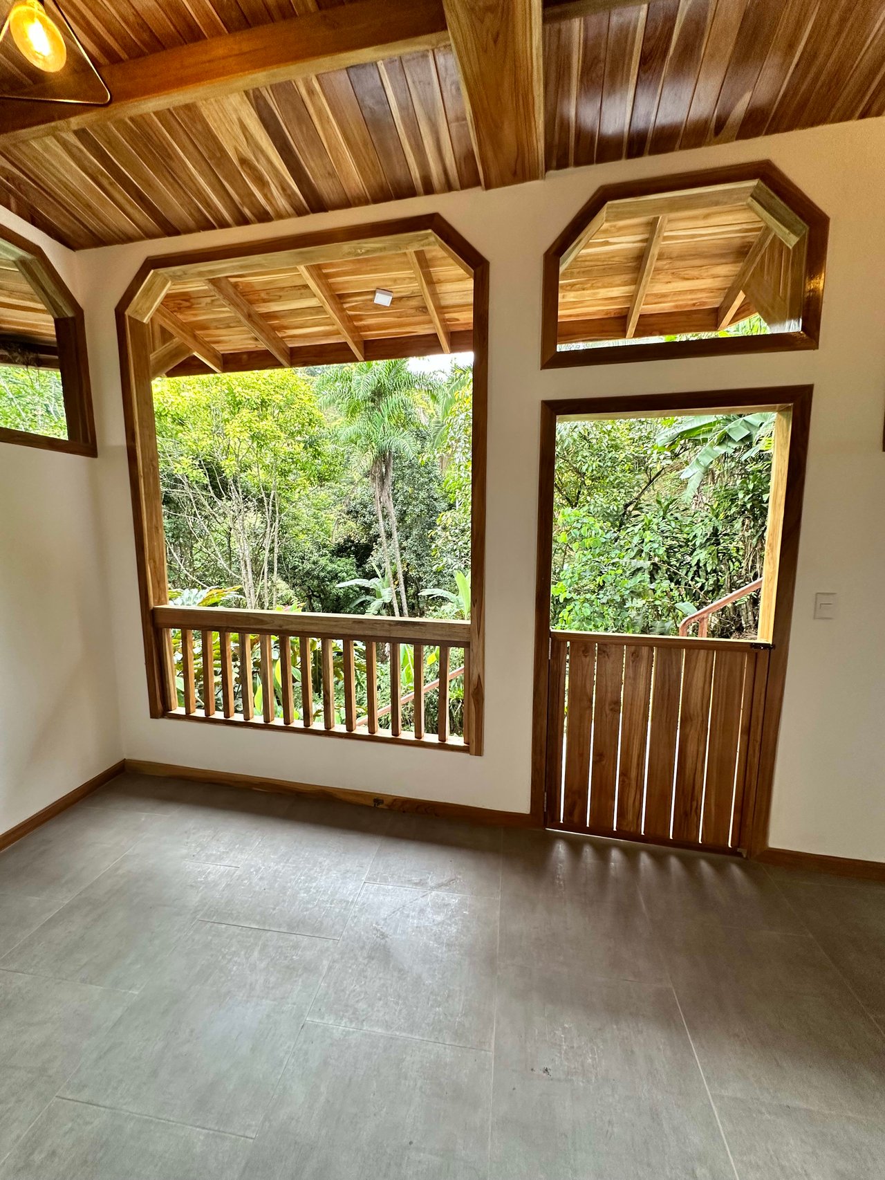 Discover the Charm of an Exotic Home in Las Tumbas, Costa Rica