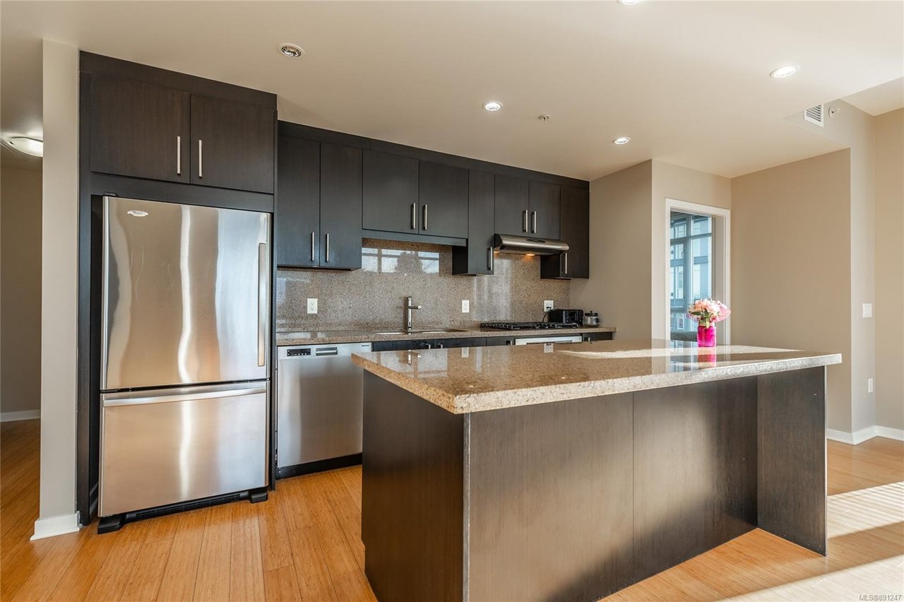 301-379 Tyee Rd