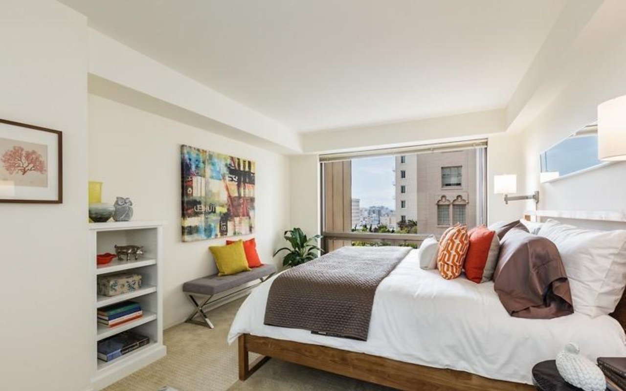 1177 California #304