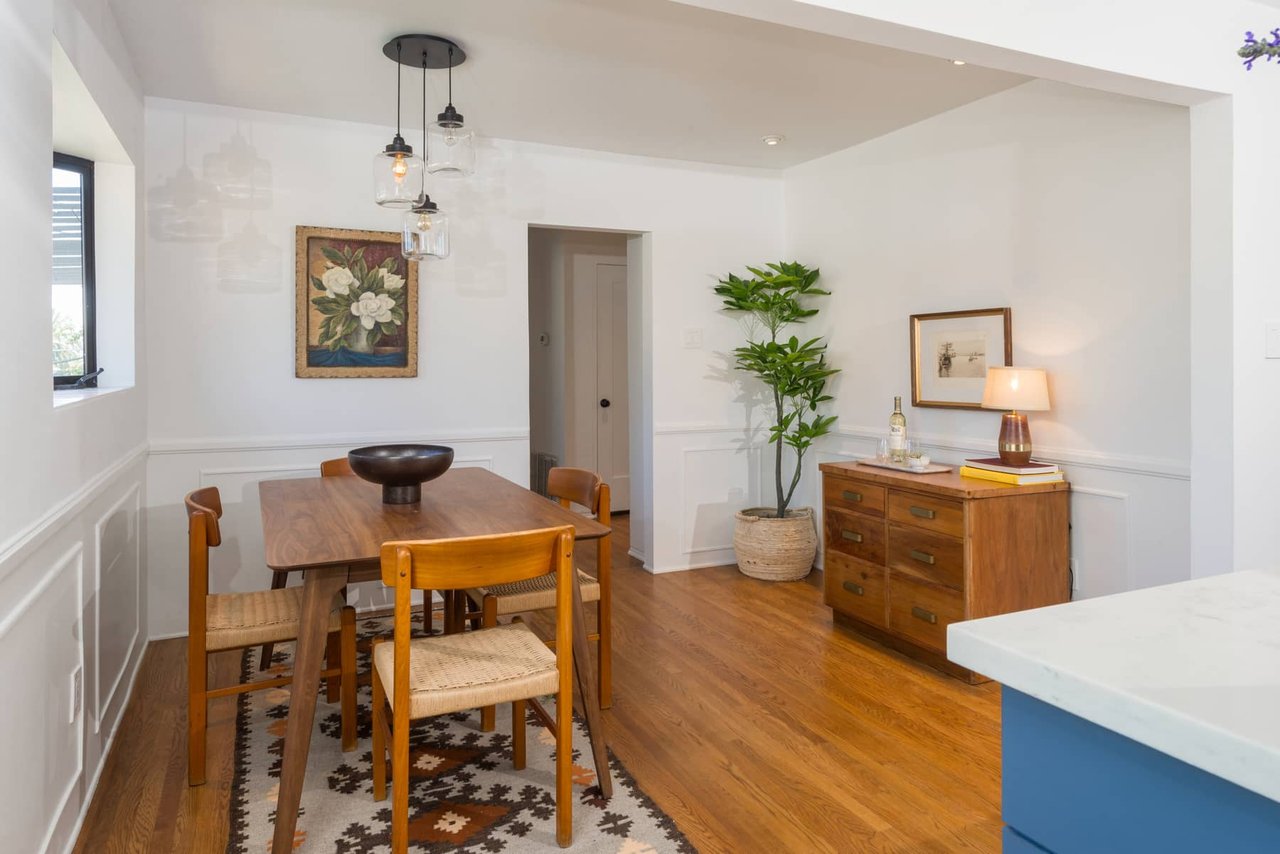 Silver Lake Hide-Away with Views and Guest Suite!