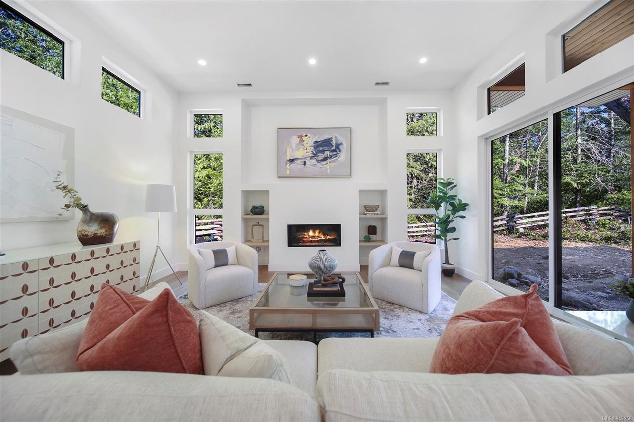 3905 Olympian Wy